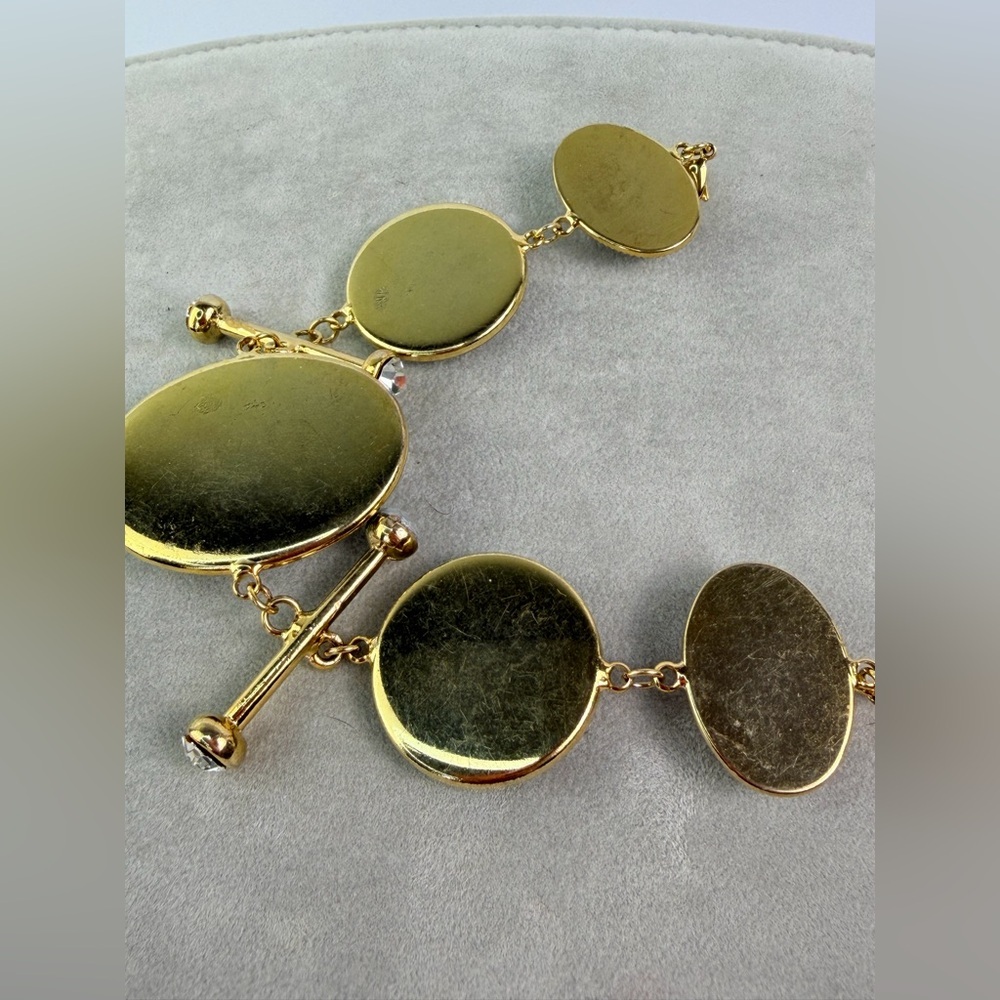 Vintage acrylic dome statement bracelet - Picture 8 of 9